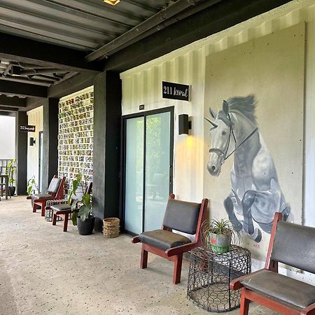 Containers By Eco Hotels Tagaytay City Exterior foto